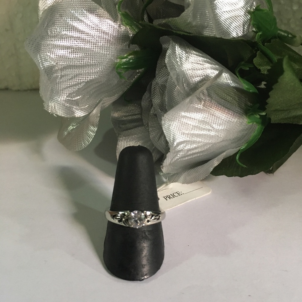 Silver plated ring size 6